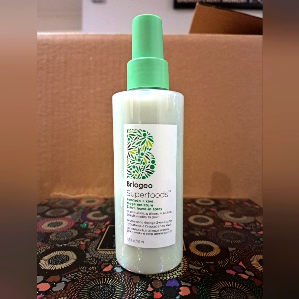 NEW Briogeo superfoods Avocado + Kiwi mega moisture 3 in 1 leave-in spray